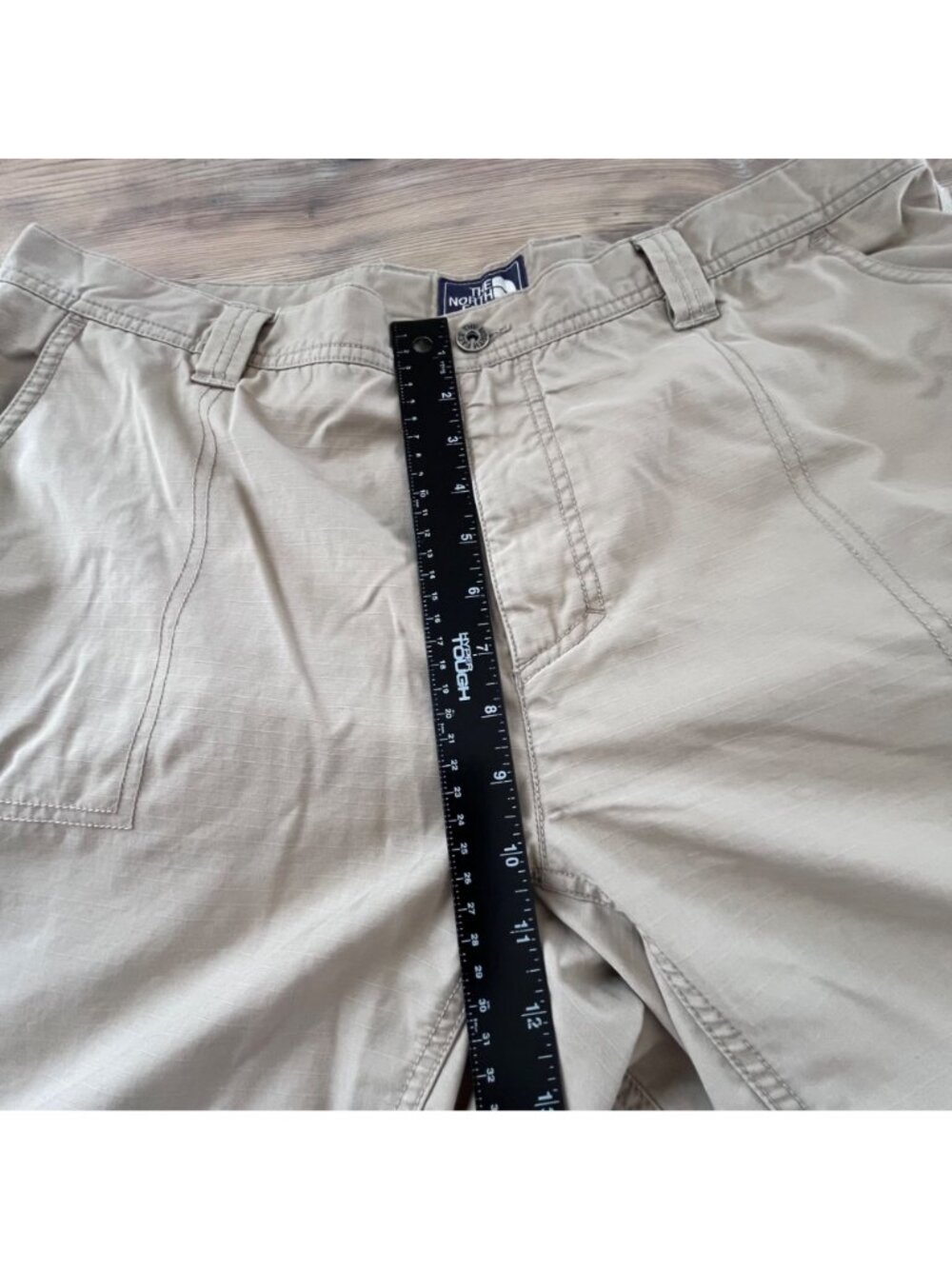 The North Face Cargo Shorts Mens 40X11 Tan Baggy Outdoors - Picture 7 of 8